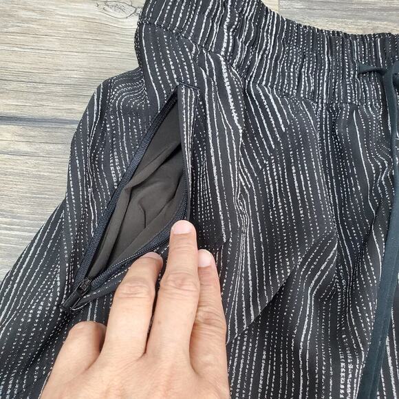 Athleta Striped Skirt Sz 12 Pockets Drawstring Waist Casual Athletic Travel - Picture 4 of 7